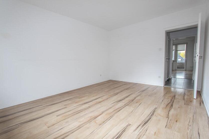 Zentral gelegene 2-Zimmer-Wohnung in Neuss zimmer