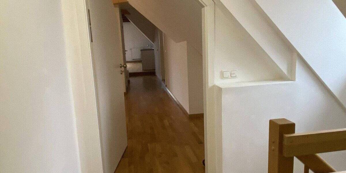 Etagenwohnung Kempten Auf der Halde - 3 Zimmer, 105 m&sup2;, 1.220&euro; | Angebot:26825323