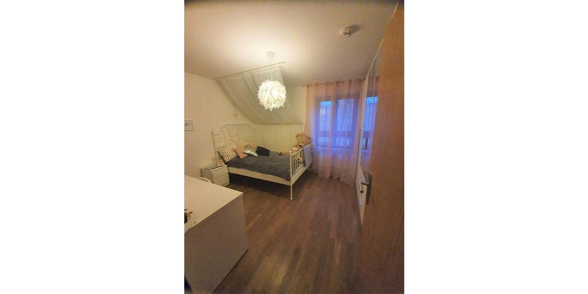 Etagenwohnung Waldkraiburg - 4 Zimmer, 95 m&sup2;, 990&euro; | Angebot:26550498