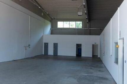 VH2776b Moderne Werkstatt-Lagerhallen mit integrierten Büros und Freiflächen Pentling