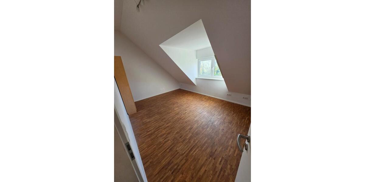 Reihenhaus Großpösna - 4 Zimmer, 135 m&sup2;, 1.800&euro; | Angebot:27656636