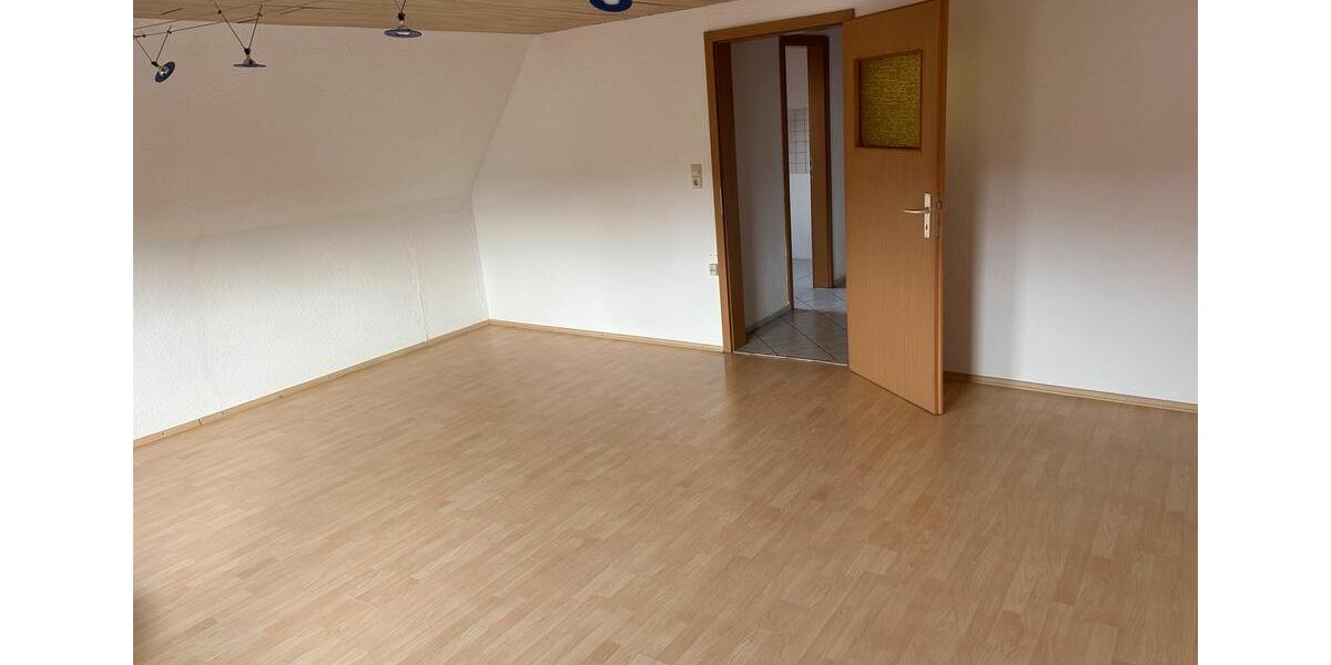 Dachgeschoßwohnung Albstadt - 3 Zimmer, 65 m&sup2;, 600&euro; | Angebot:26512287