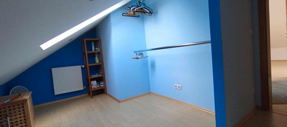 Dachgeschoßwohnung Künzell - 3 Zimmer, 75 m&sup2;, 900&euro; | Angebot:24868888