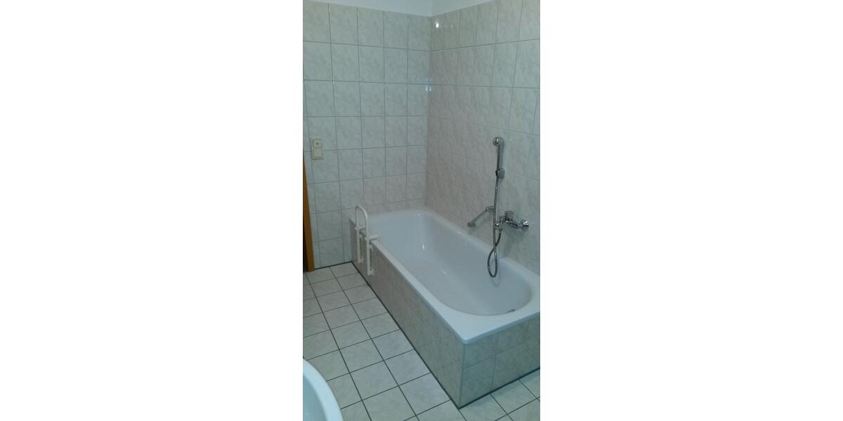 Dachgeschoßwohnung Gründau - 3 Zimmer, 98 m&sup2;, 800&euro; | Angebot:23593820