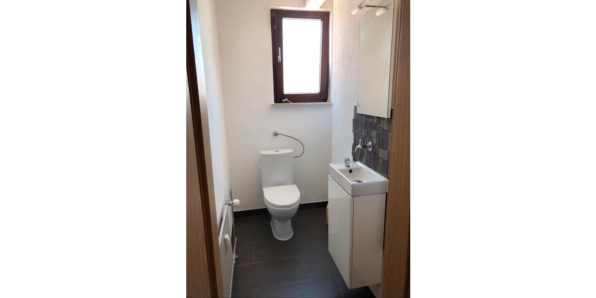 Dachgeschoßwohnung Sachsenheim - 2.5 Zimmer, 65 m&sup2;, 870&euro; | Angebot:26186676
