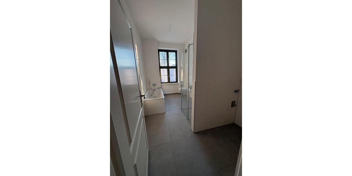 Erdgeschoßwohnung Ludwigslust - 3 Zimmer, 85 m&sup2;, 850&euro; | Angebot:24409494