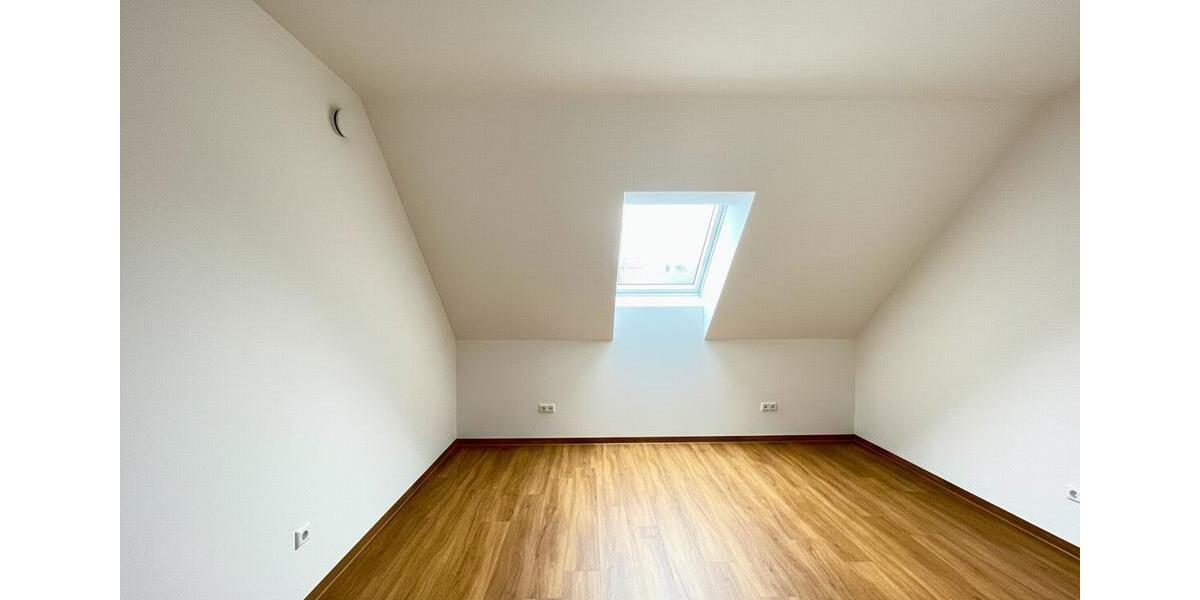 Dachgeschoßwohnung Riesbürg - 2 Zimmer, 69 m&sup2;, 810&euro; | Angebot:25351256
