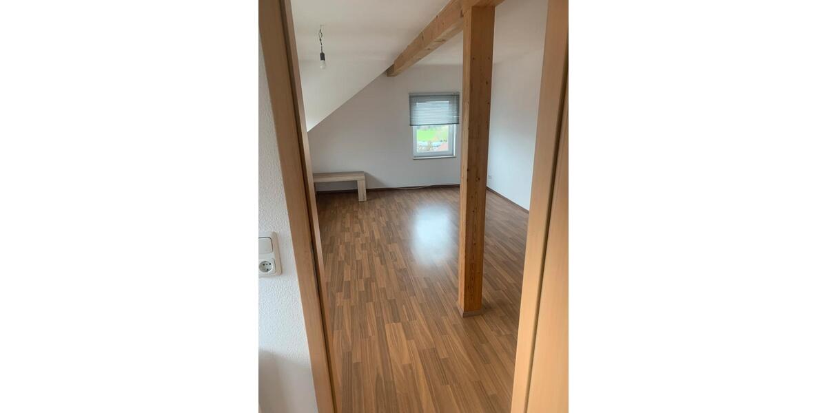 Dachgeschoßwohnung Treffelstein - 3 Zimmer, 68 m&sup2;, 380&euro; | Angebot:23292798