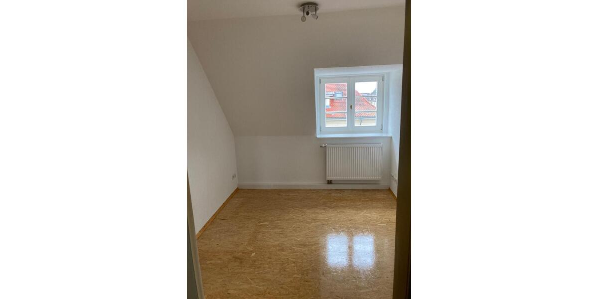 Dachgeschoßwohnung Kassel Fasanenhof - 3 Zimmer, 65 m&sup2;, 250&euro; | Angebot:25475944