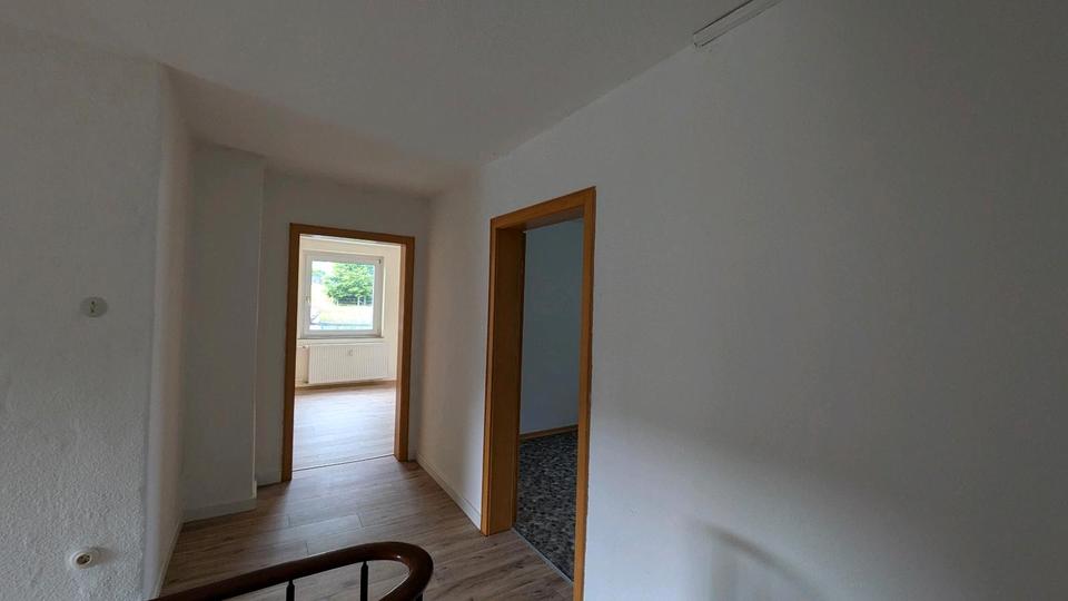 Etagenwohnung Brilon - 3 Zimmer, 100 m&sup2;, 590&euro; | Angebot:25612853