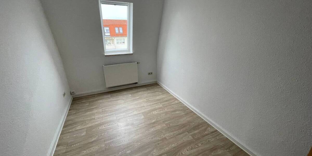 Etagenwohnung Merseburg - 3 Zimmer, 61 m&sup2;, 340&euro; | Angebot:25663962