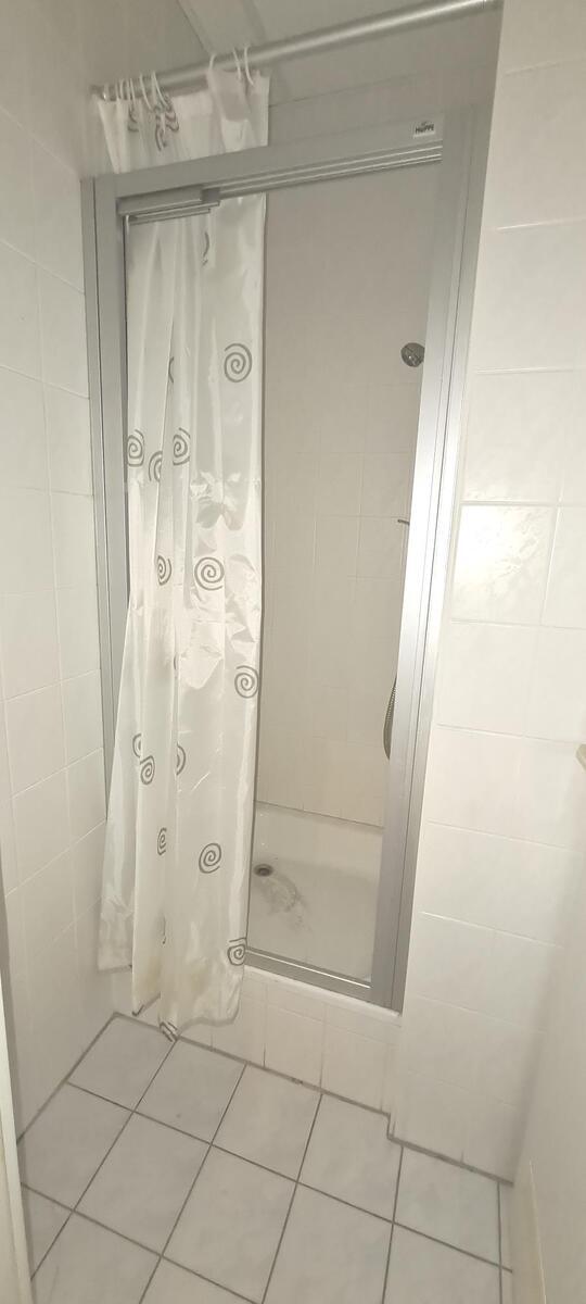 Große Laden-, Büro- oder Praxisfläche in Hermsdorf zimmer