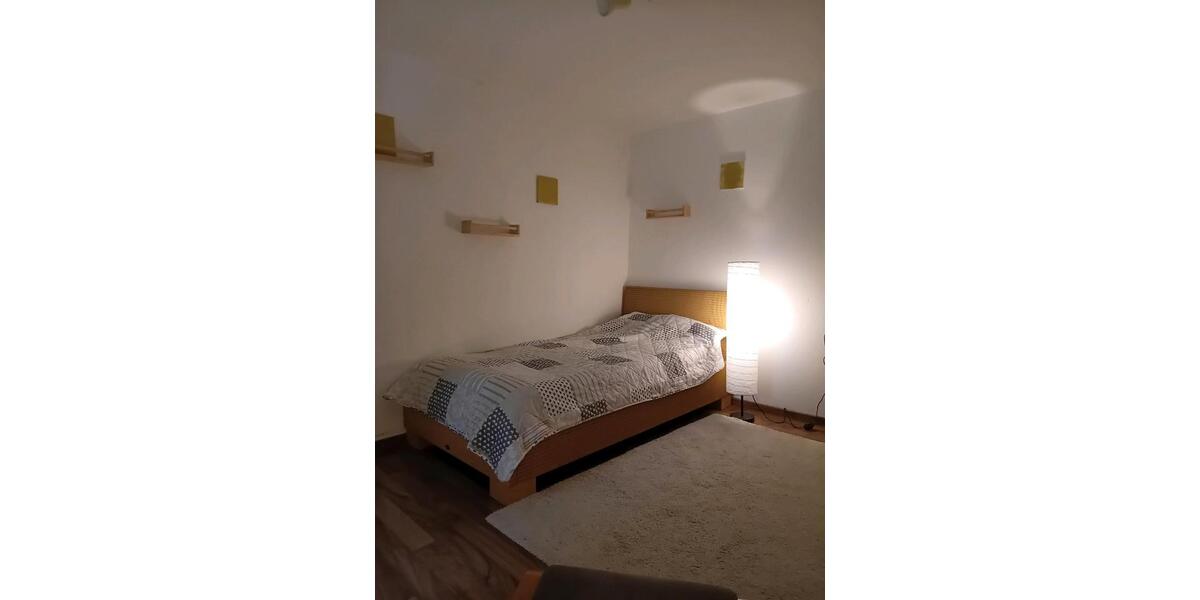Wohnen auf Zeit Blunk - 1 Zimmer, 14 m&sup2;, 35&euro; | Angebot:26343832