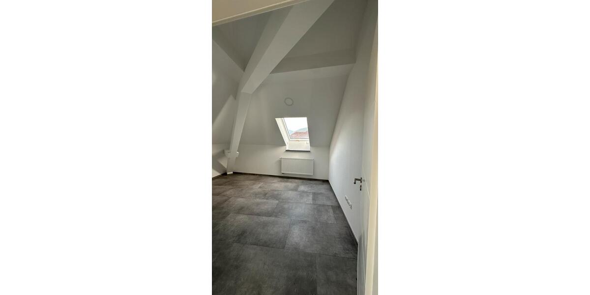Dachgeschoßwohnung Maikammer - 3 Zimmer, 74 m&sup2;, 810&euro; | Angebot:25619932
