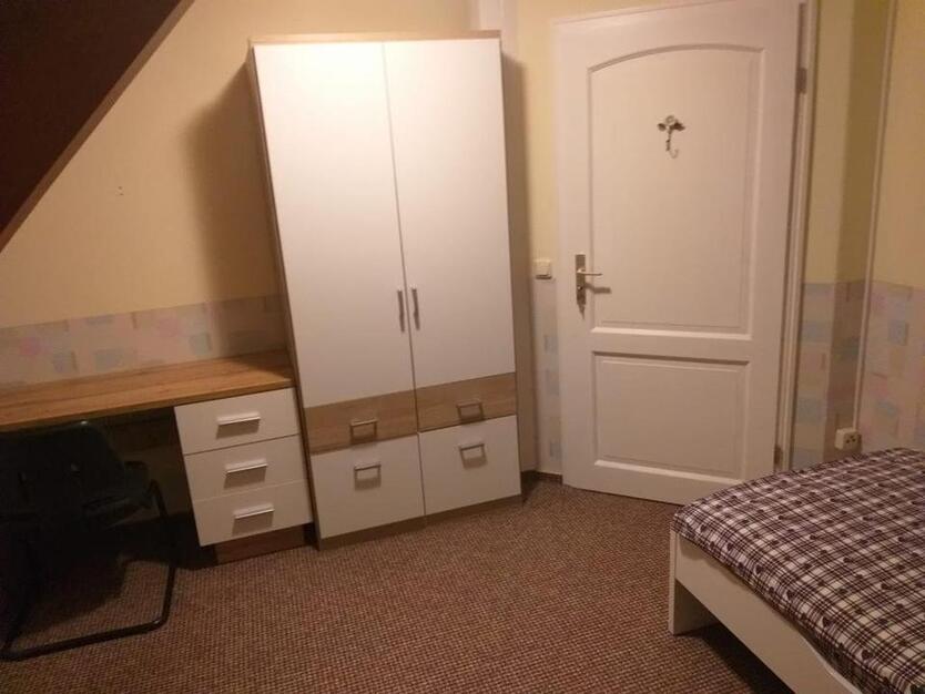 Möbliertes Zimmer in 2er Wohngemeinschaft zimmer