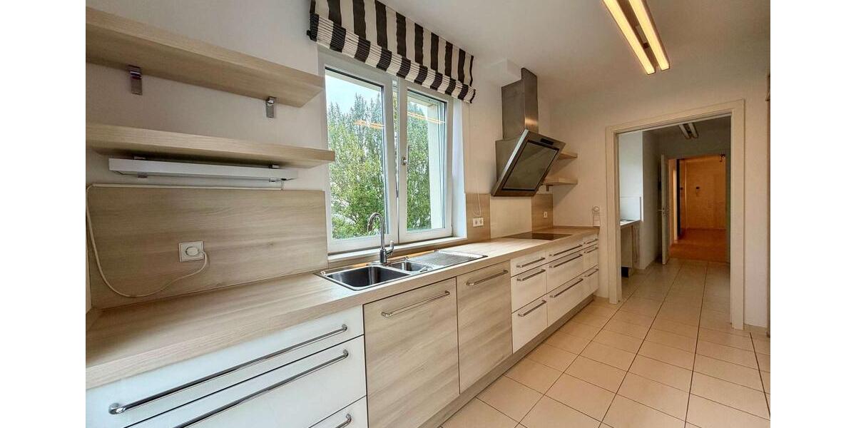 Etagenwohnung Bad Oeynhausen - 3 Zimmer, 160 m&sup2;, 1.750&euro; | Angebot:25715696