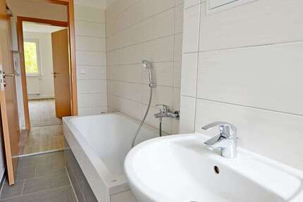 Wohnung Sangerhausen - 4 Zimmer, 72 m&sup2;, 460&euro; | Angebot:26986319