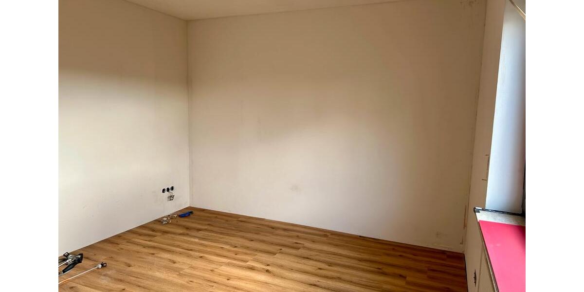 Erdgeschoßwohnung Hosenfeld - 5 Zimmer, 140 m&sup2;, 1.520&euro; | Angebot:25634102