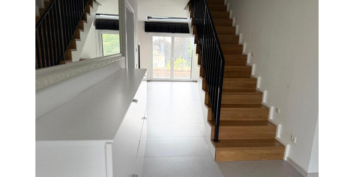 Einfamilienhaus Rehau - 7 Zimmer, 150 m&sup2;, 2.500&euro; | Angebot:23588222