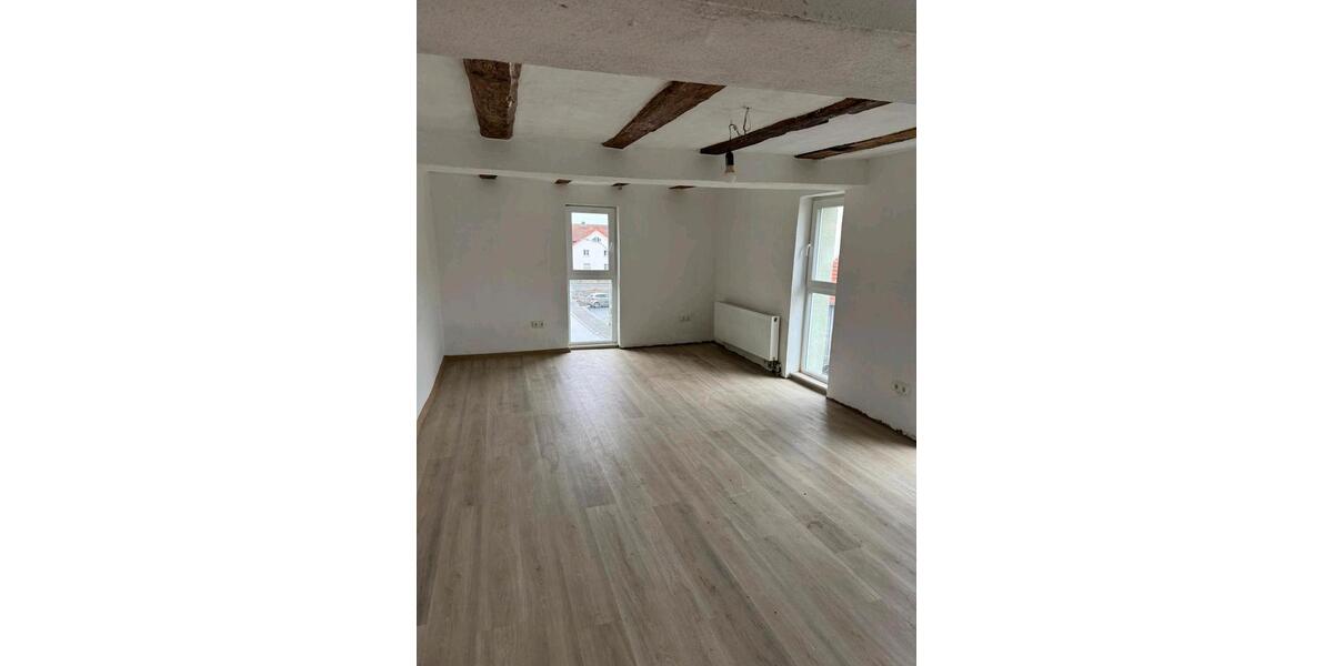 Etagenwohnung Homberg (Ohm) - 4 Zimmer, 105 m&sup2;, 1.000&euro; | Angebot:24853712
