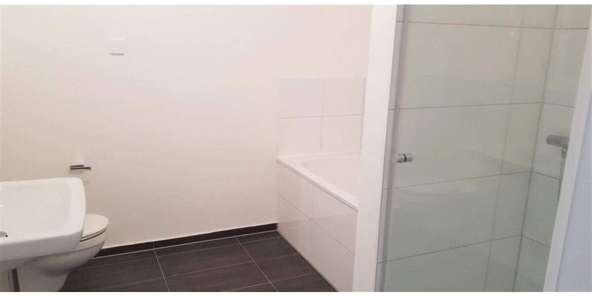 Zimmer Mönchengladbach Stadtmitte - 2 Zimmer, 103 m&sup2;, 1.379&euro; | Angebot:25778925