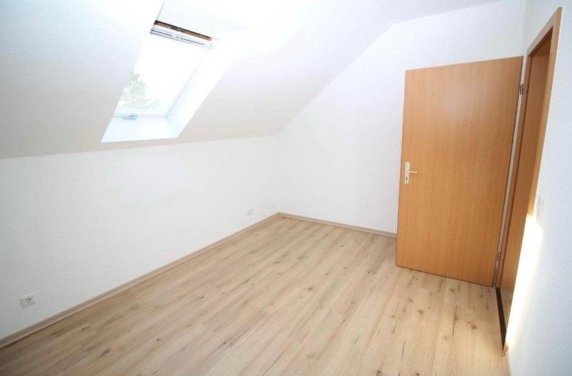 Etagenwohnung Niederwürschnitz - 3 Zimmer, 72 m&sup2;, 432&euro; | Angebot:26618927