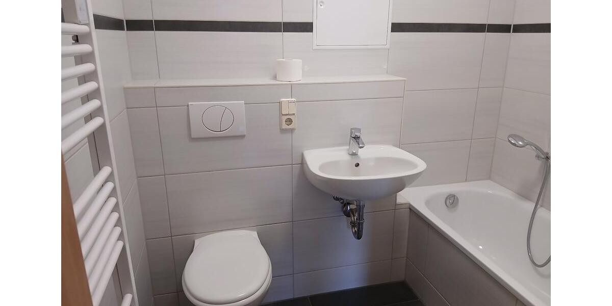Etagenwohnung Ellefeld - 4 Zimmer, 93 m&sup2;, 435&euro; | Angebot:26368537