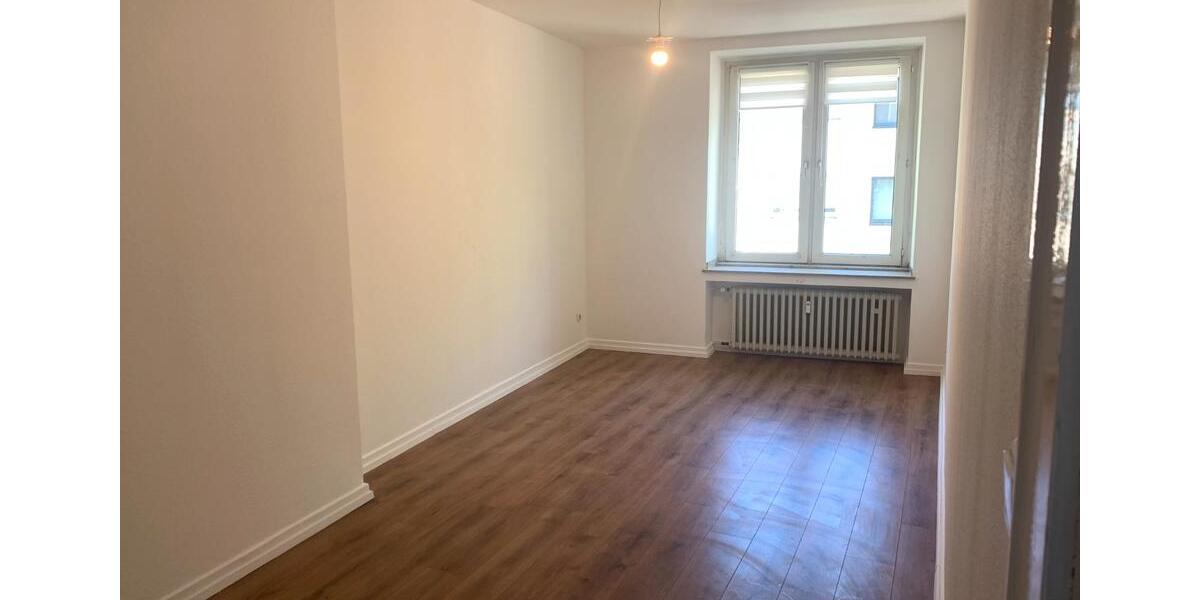 Etagenwohnung Mönchengladbach Süd - 3 Zimmer, 111 m&sup2;, 1.000&euro; | Angebot:26421997
