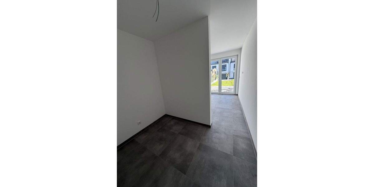 Reihenmittelhaus Ofenbach Bieber - 7 Zimmer, 200 m&sup2;, 3.000&euro; | Angebot:24031809