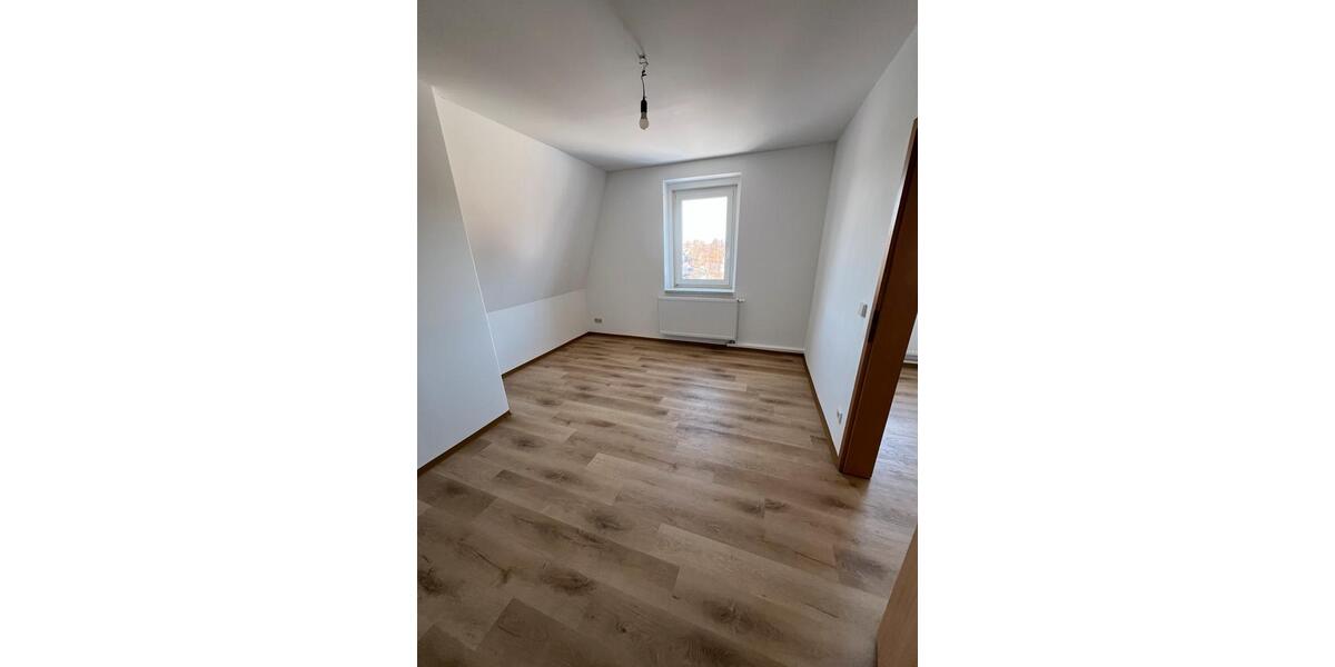 Etagenwohnung Lichtentanne - 1 Zimmer, 32 m&sup2;, 220&euro; | Angebot:24781608
