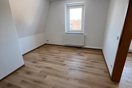 Wohnung Lichtentanne - 1 Zimmer, 32 m&sup2;, 220&euro; | Angebot:24781608