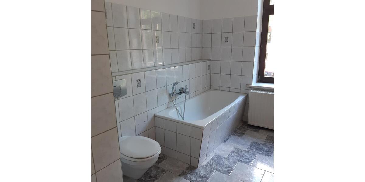 Erdgeschoßwohnung Plauen Bahnhofsvorstadt - 4 Zimmer, 110 m&sup2;, 605&euro; | Angebot:26533102