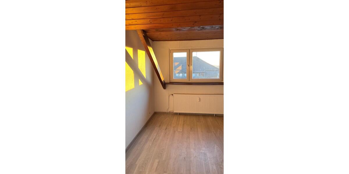 Dachgeschoßwohnung Saarwellingen - 2 Zimmer, 54 m&sup2;, 400&euro; | Angebot:25971128