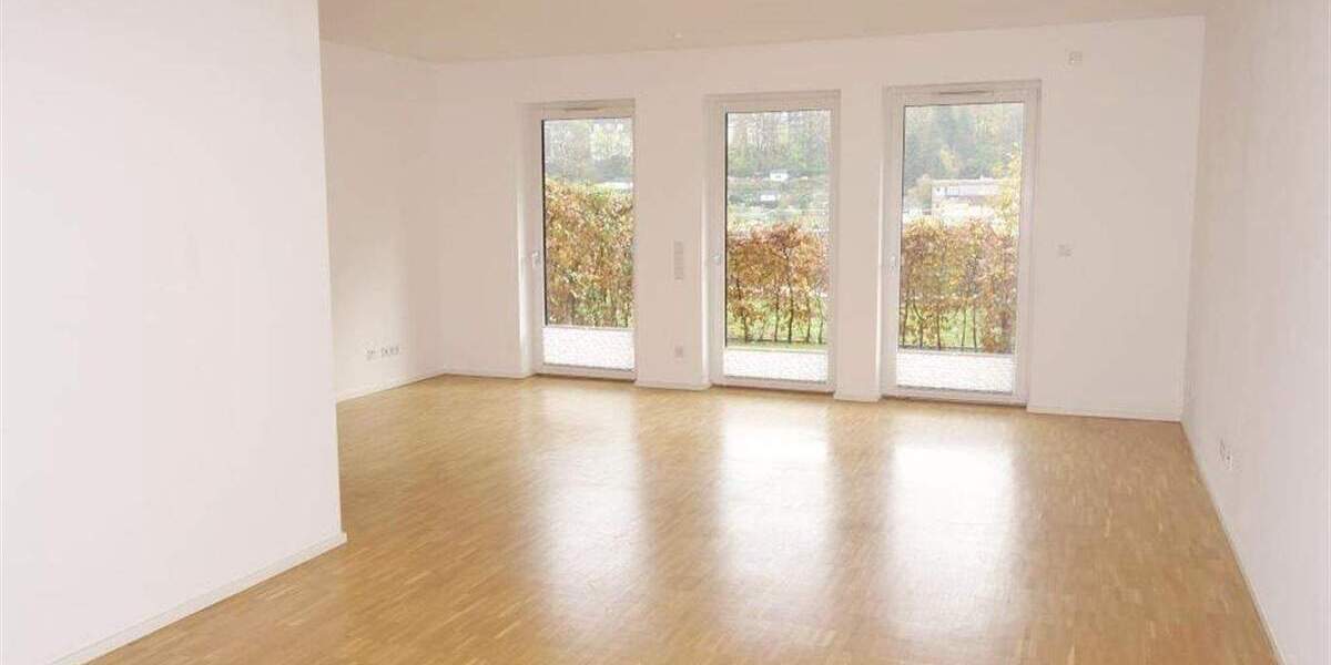 2 Zimmer Erdgeschosswohnung mit großzügigem Wohnambiente, EBK und Terrasse - Duschbad barrierefrei 2 zimmer