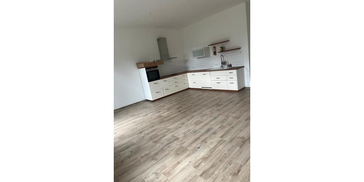 Etagenwohnung Wassenberg - 4 Zimmer, 150 m&sup2;, 1.500&euro; | Angebot:26652924
