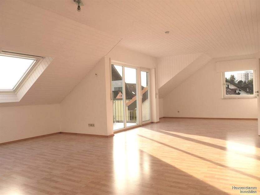 Großzügige 3 Zimmer Wohnung mit schönem Balkon 3 zimmer