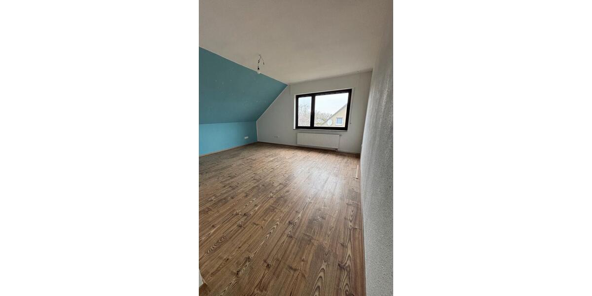 Dachgeschoßwohnung Vlotho - 3 Zimmer, 110 m&sup2;, 900&euro; | Angebot:26603551