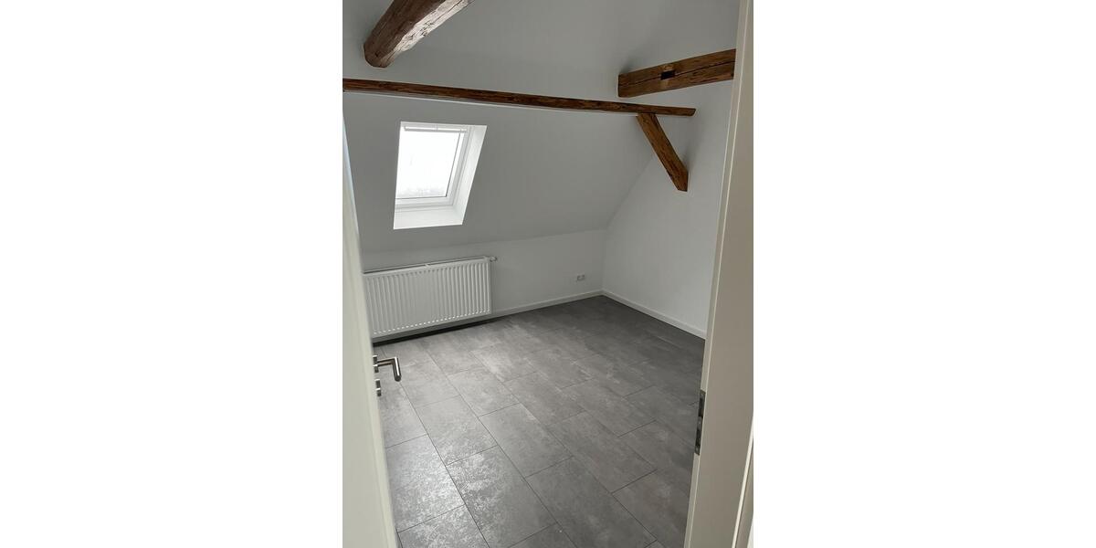 Dachgeschoßwohnung Rottweil - 3.5 Zimmer, 120 m&sup2;, 1.090&euro; | Angebot:26416023
