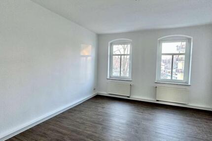 Tolle 5-Raum-Maisonette-Wohnung mit Carport, Gartenfläche und 2 Bädern zu vermieten