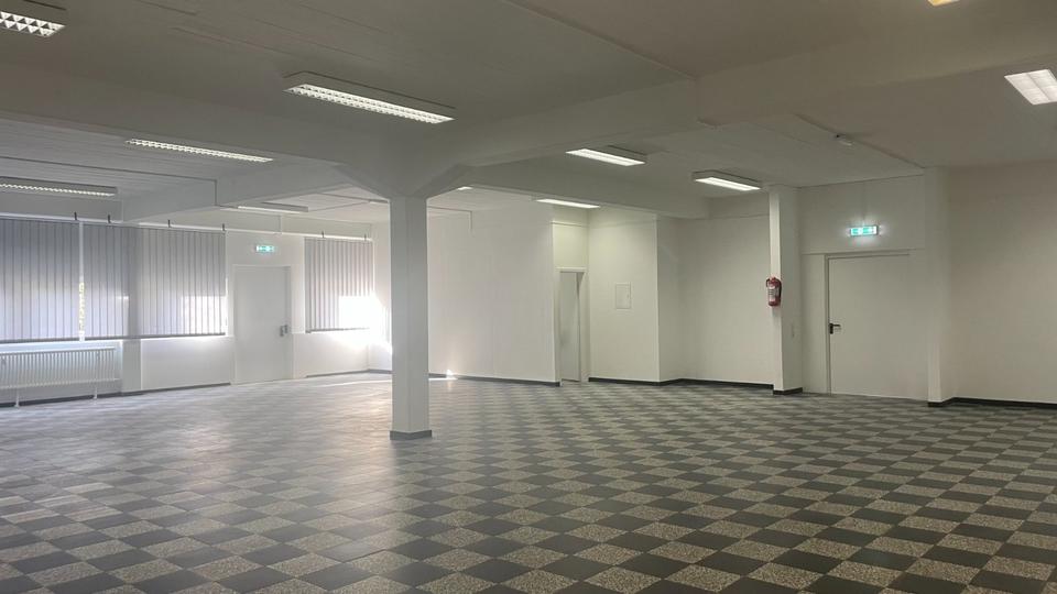 Freie LagerhallenBüro in 42857 Remscheid und 42119 Wuppertal zimmer