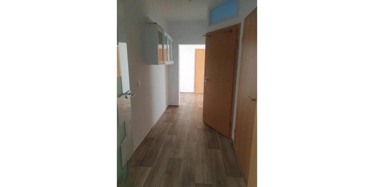 Etagenwohnung Pößneck - 5 Zimmer, 110 m&sup2;, 700&euro; | Angebot:26549030