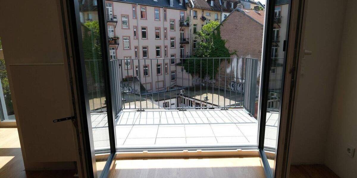 Etagenwohnung Frankfurt am Main Innenstadt - 2 Zimmer, 61 m&sup2;, 1.400&euro; | Angebot:26113075