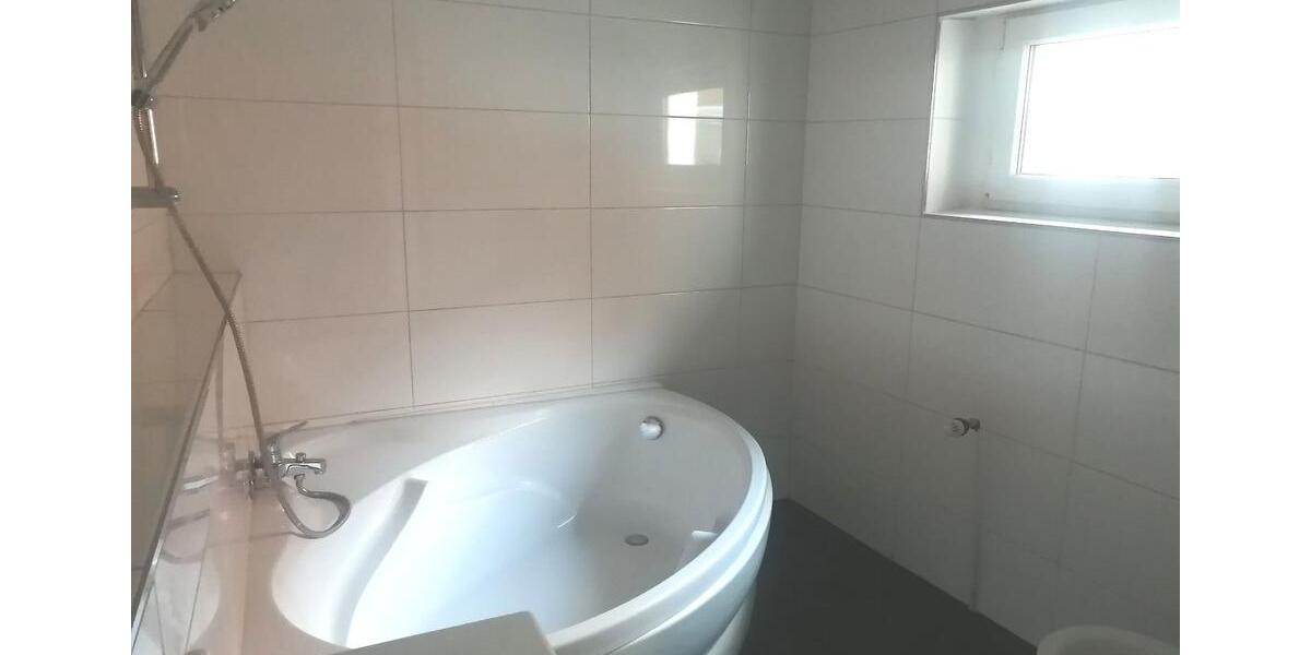 Einfamilienhaus Bad Segeberg - 6 Zimmer, 170 m&sup2;, 2.800&euro; | Angebot:24812451