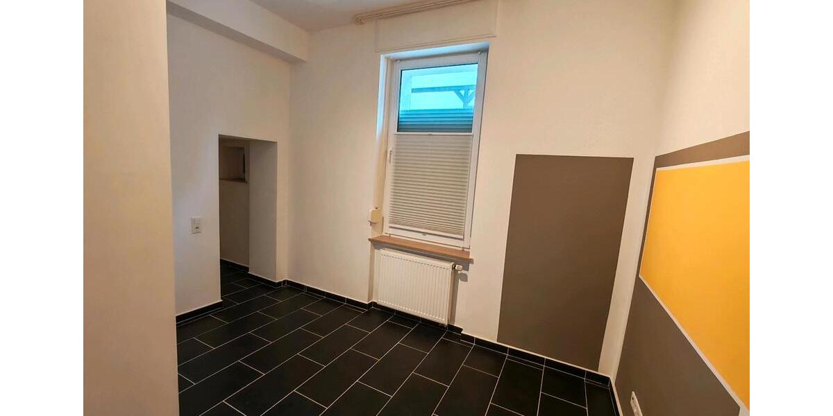 Etagenwohnung Sundern (Sauerland) - 4 Zimmer, 130 m&sup2;, 1.050&euro; | Angebot:25051475