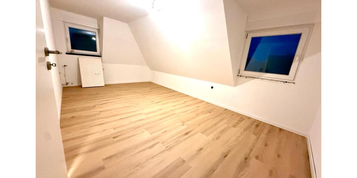 Liebevoll sanierte, zentral gelegene Altbauwohnung 4ZK2B 4 zimmer