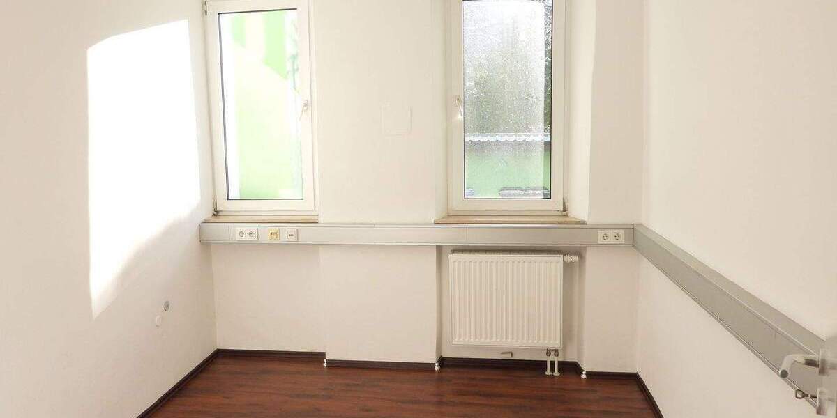 Gewerbeobjekt Nürnberg St Peter - 4 Zimmer, 128 m&sup2;, 890&euro; | Angebot:26543978