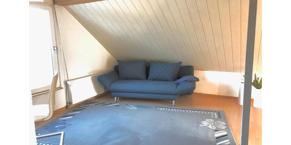 Großzügiges möbliertes Zimmer in WG 1 zimmer