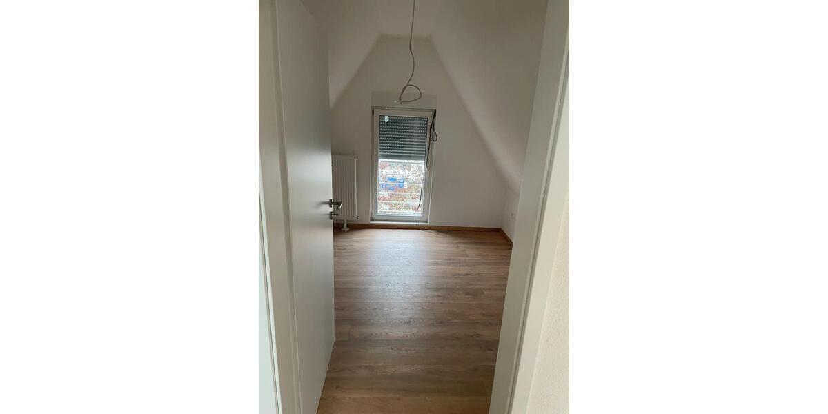 Dachgeschoßwohnung Villingen-Schwenningen Schwenningen - 1 Zimmer, 55 m&sup2;, 800&euro; | Angebot:25160983