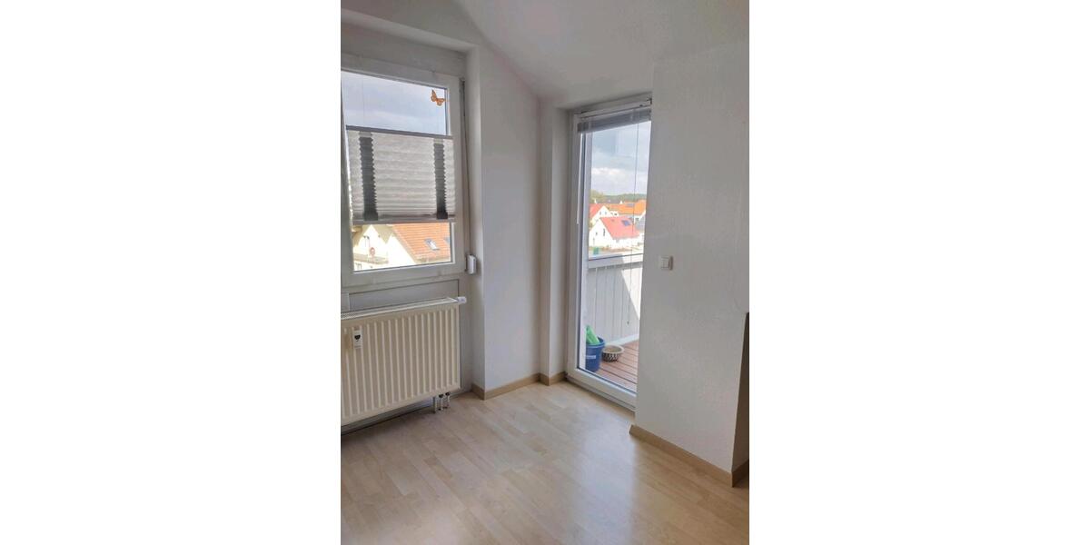 Dachgeschoßwohnung Klipphausen - 3 Zimmer, 77 m&sup2;, 897&euro; | Angebot:24748769