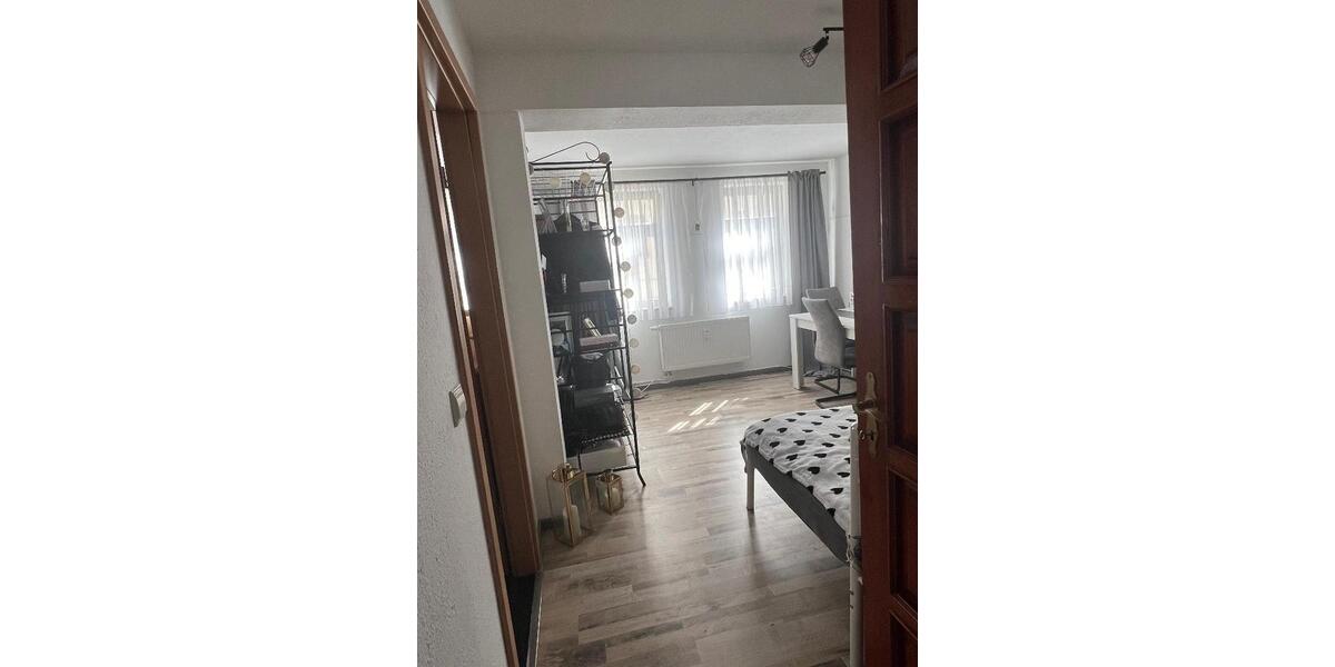 Etagenwohnung Kahla - 3 Zimmer, 66 m&sup2;, 500&euro; | Angebot:26225834